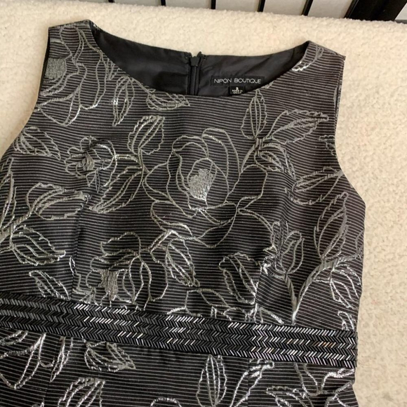 Nipon Sheath Flower Sleeveless Sheath Summer Dress Silver Grey Small 2 - Picture 2 of 8